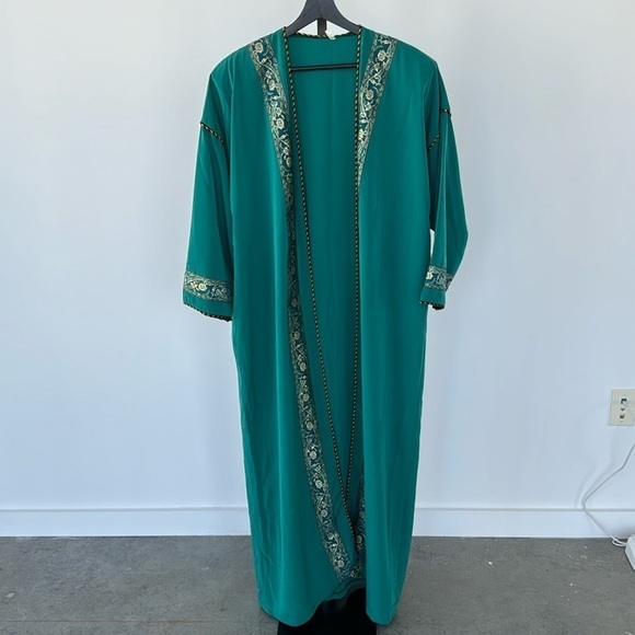Women’s Green Long Sleeve Rob Dress with Gold Floral Embroidery OZ - Picture 1 of 7